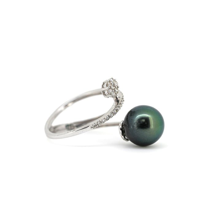 18K Gold Tahitian Pearl & Diamond Ring - Close Look Right hand side