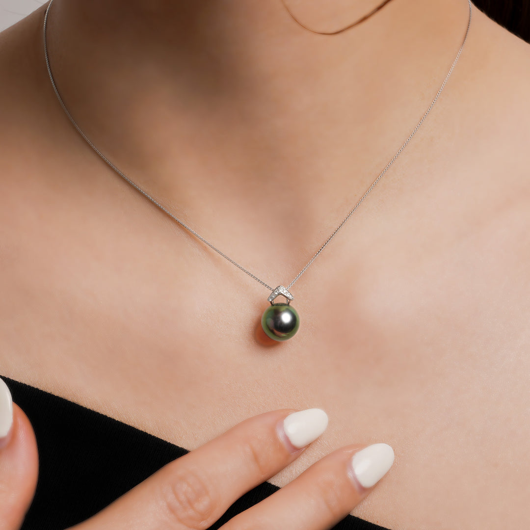 18K V-Shape Tahitian Pearl Pendant with Peacock Pearl & Diamond in 925 Silver