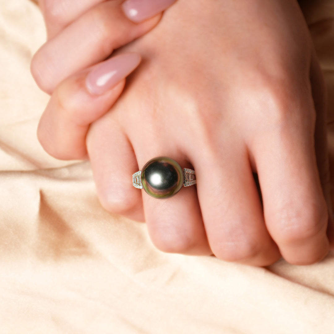 18K White Gold Tahitian Pearl Wedding Ring