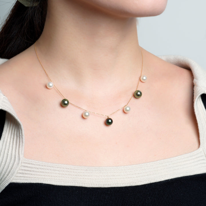 18k Gold Necklace with Tahitian & Akoya Pearls.