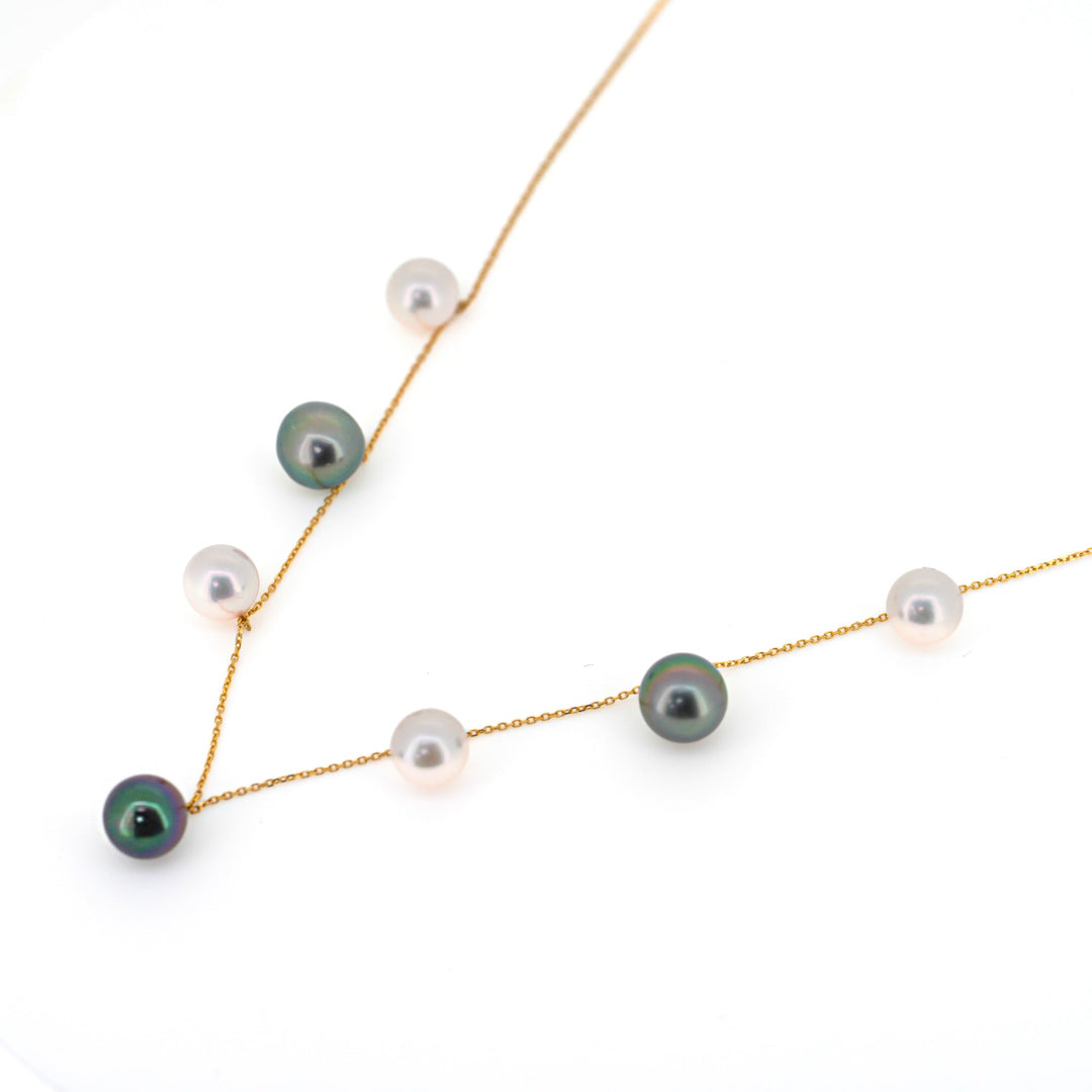 18k Gold Necklace with Tahitian & Akoya Pearls.