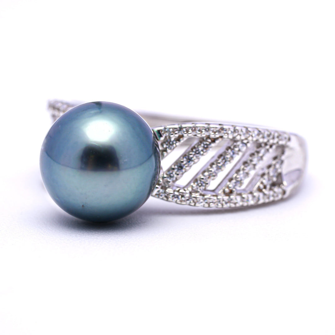 925 Silver Tahitian Pearl Ring with 9mm Green Blue Pearl & Zirconia.