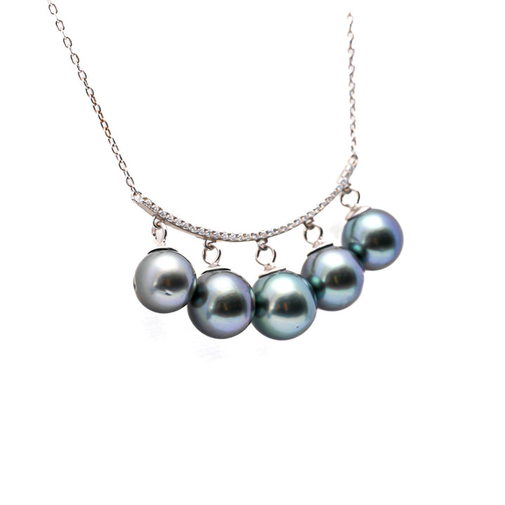 Elegant 925 Silver Necklace with Dark Green Tahitian Pearl & Zirconia Gemstone.