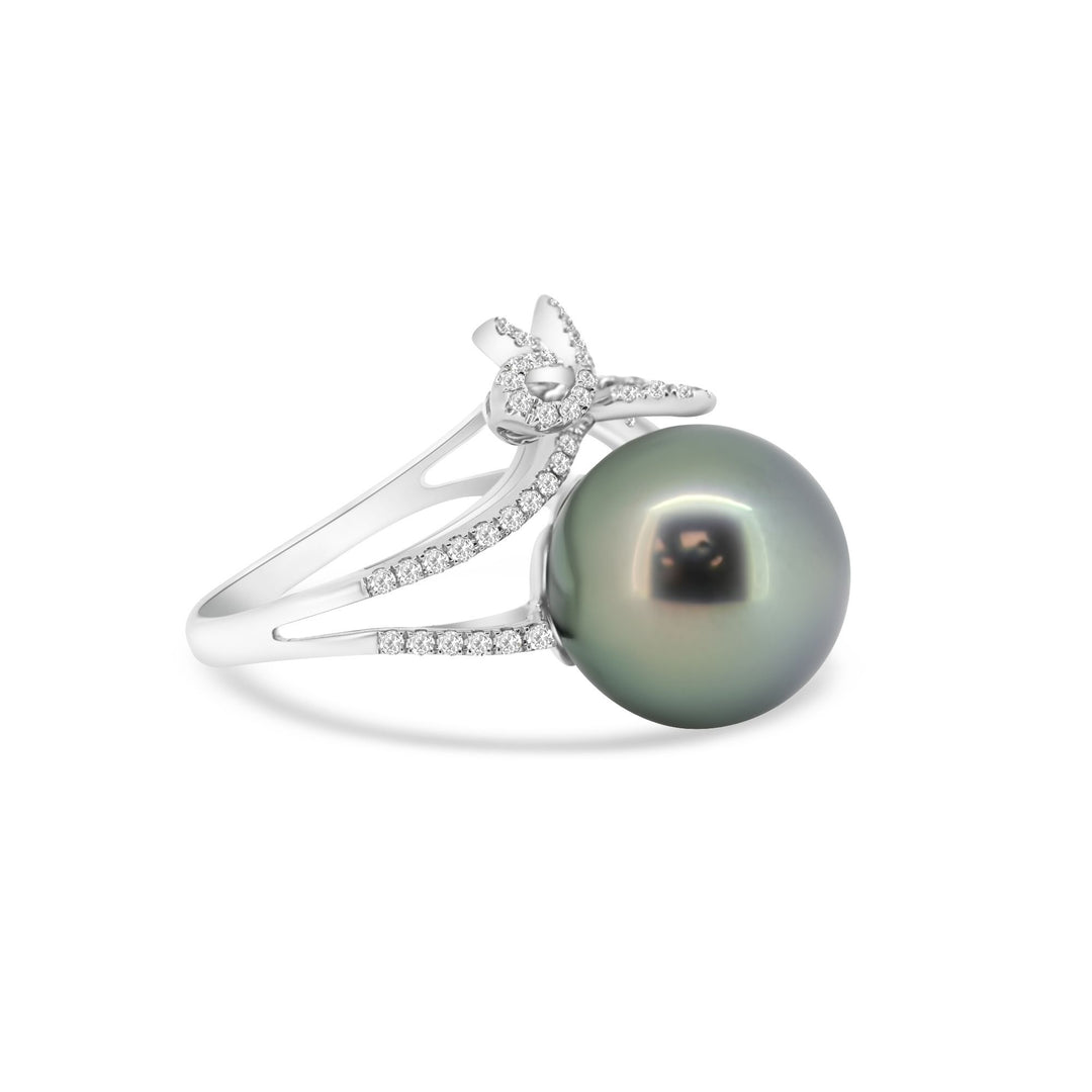 18K Tahitian Pearl Ring with Diamond. Ref D88-0.52CT