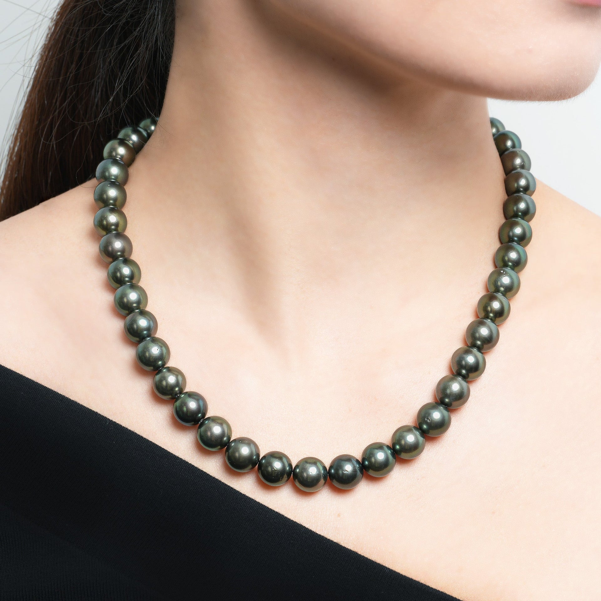 Tahitian Pearl Necklace with 42 Handpicked Premium Natural